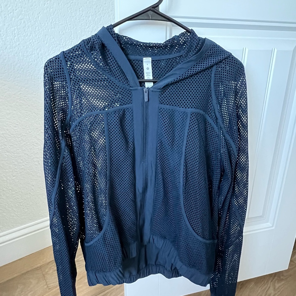 Lululemon Women's Navy Mesh Jacket